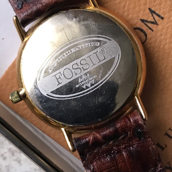 RARE 1994 SHATTERED ABALONE FOSSIL WATCH PC-7305 - Picture 6 of 7